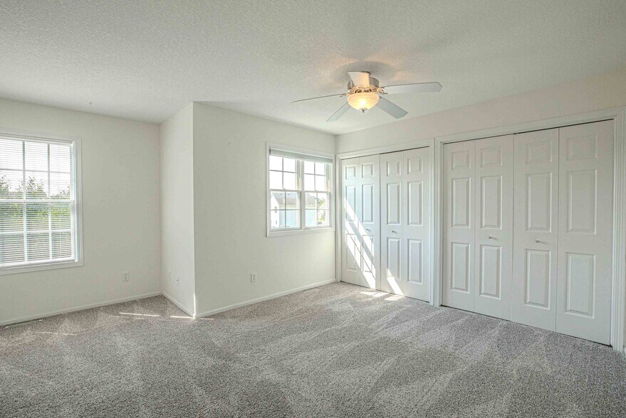 Building Photo - 15835 Hawthorn Dr