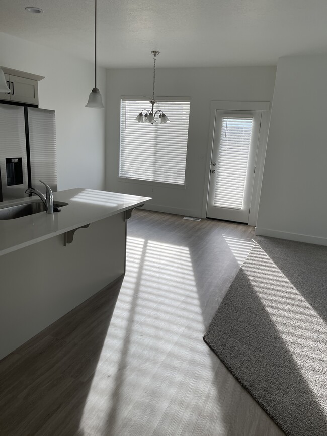 Building Photo - 1099 N Ledger Dr