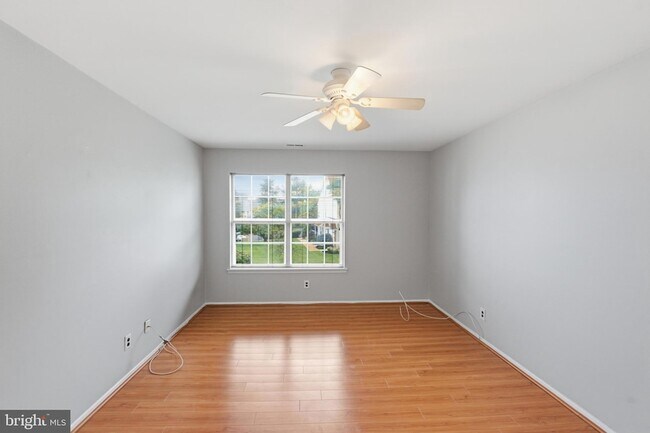 Building Photo - 321B Delancey Pl