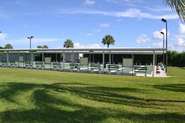 Building Photo - 101 Waterford D