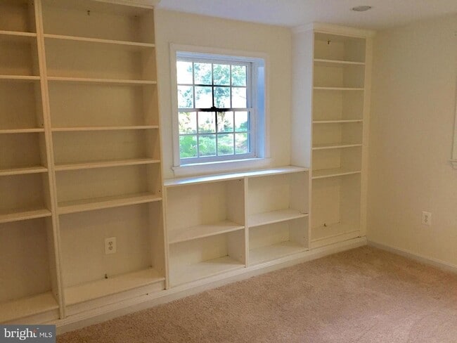 Building Photo - 7510 Cayuga Ave