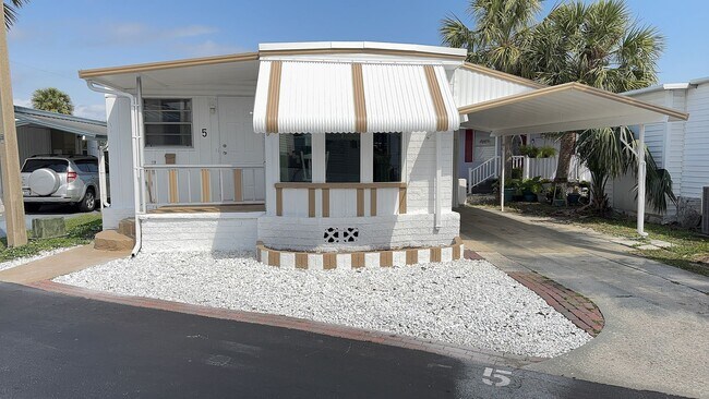 Primary Photo - Newly Renovated South Tampa One Bedroom, O...