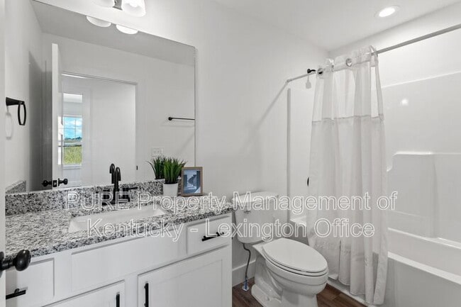 Building Photo - 332 Winding Branch Dr