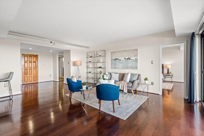 Building Photo - 1530 Key Blvd