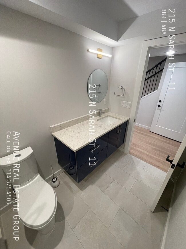 Building Photo - 215 N Sarah St