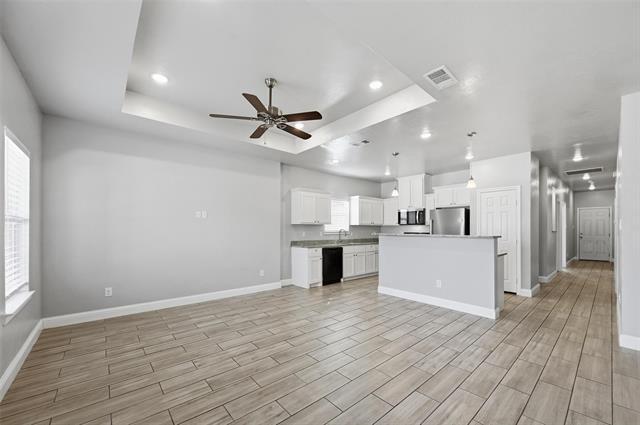 Building Photo - 2207 Henry St