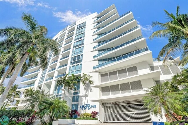 Building Photo - 715 Bayshore Dr