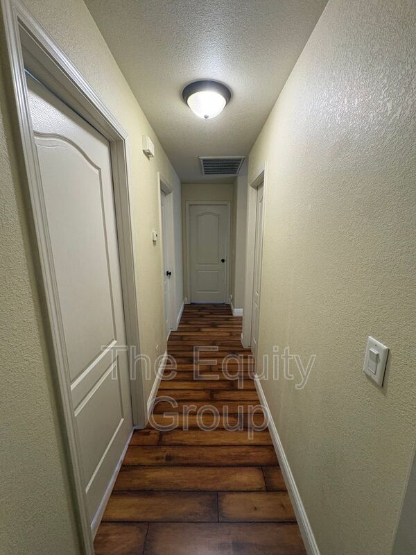 Building Photo - 3524 S Lincoln Ct