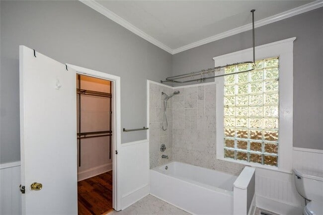 Building Photo - 404 Ormond St SE