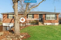 Building Photo - 4037 N Spruce Ave