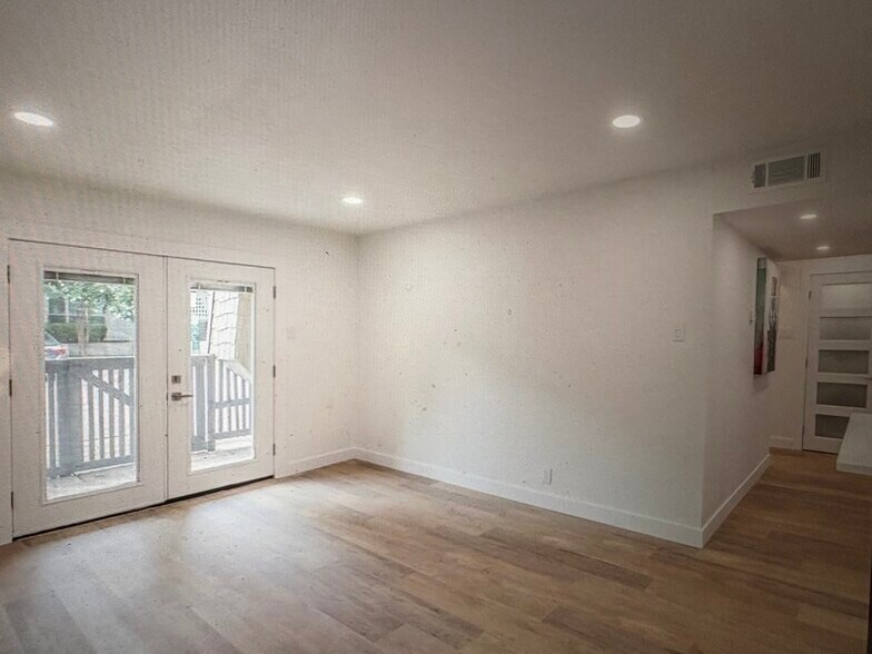 Living area w/patio - 4851 Cedar Springs Rd