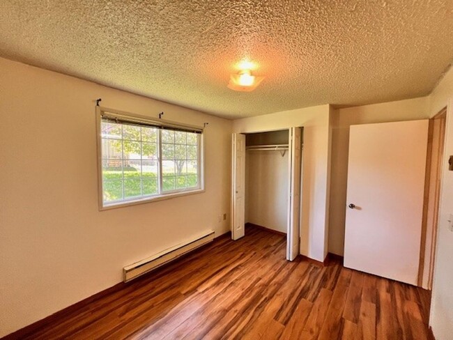 Building Photo - 1510 - 7th Avenue Duplex
