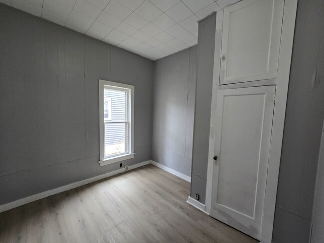 Building Photo - 714 W 1st St