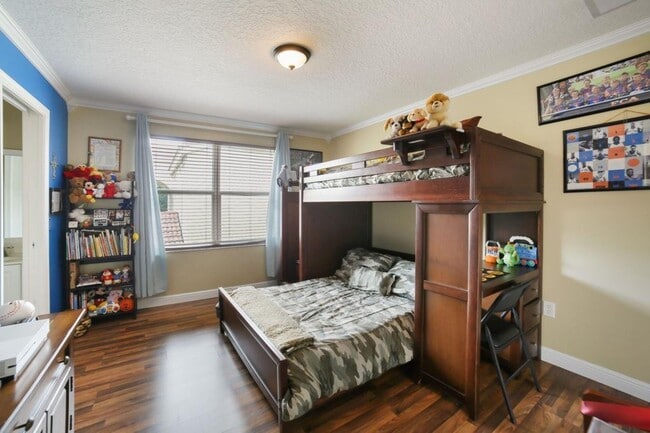 Building Photo - 8933 Alexandra Cir
