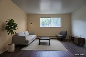 Building Photo - $500 OFF 1ST MONTH! $1,695/MO (GAS, WATER, SEWER & TRASH INCLUDED)  Look & Lease Special: Apply w...