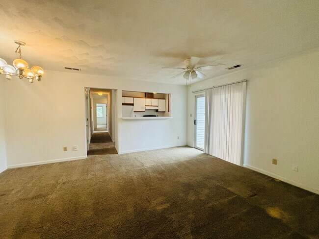 Building Photo - 400F Berryfield Lane