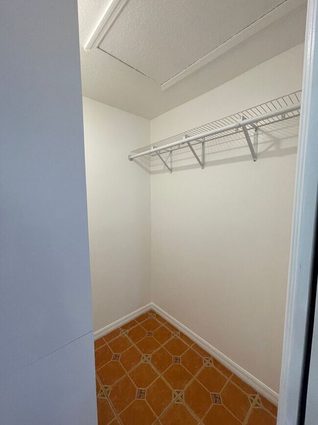 Building Photo - 3BR/2BA Home + 2-Car Garage – $500 Move-In...
