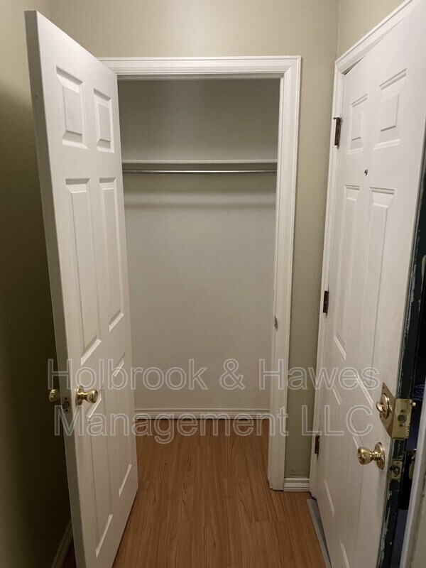 Building Photo - 4531 Boardwalk Dr