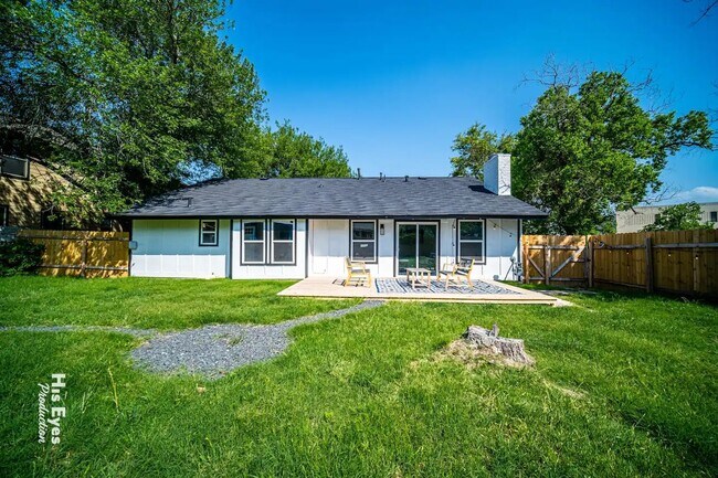 Building Photo - Experience Elevated Living in North Austin – Fully Furnished & Move-In Ready