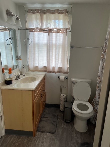 Building Photo - 1316 S 25th St