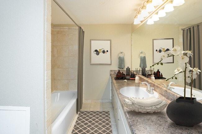 Interior Photo - Altamont Cliffs