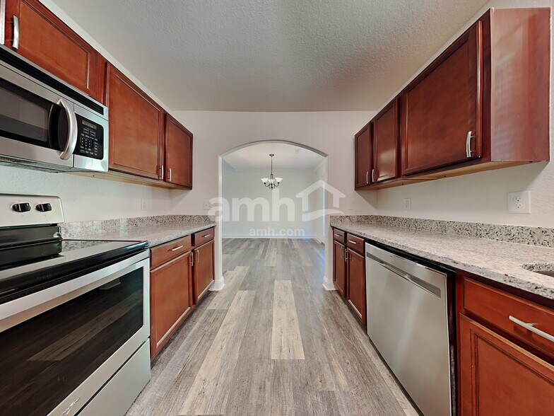 Building Photo - 7648 Applecross Rd
