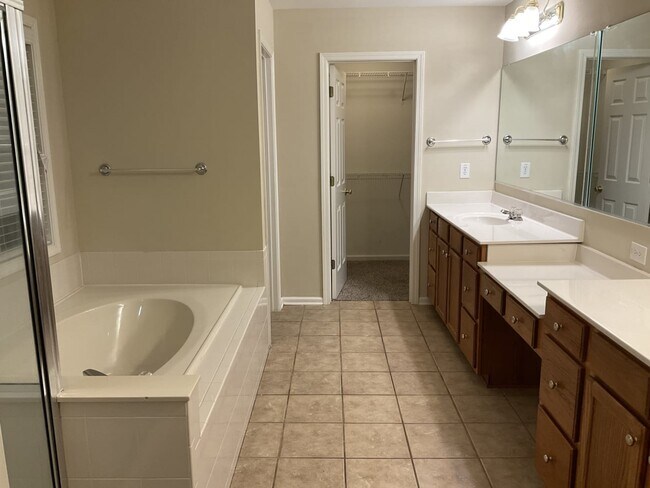 Building Photo - 1700 Northolt Ct