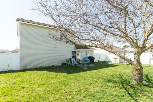 Building Photo - Home In the Landings