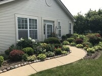 Building Photo - Exceptionally Clean 2-Bedroom Ranch with Double Car Garage