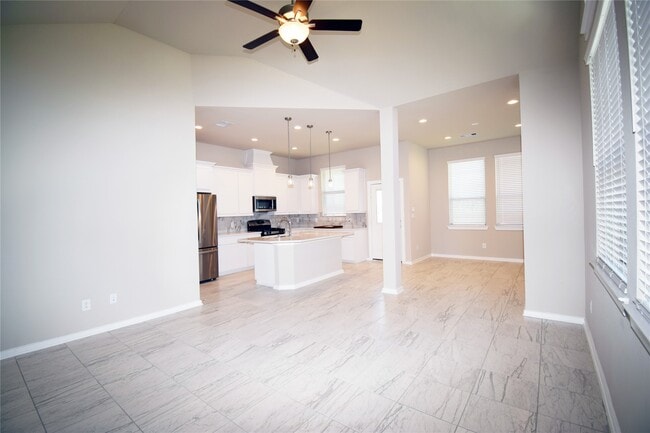 Building Photo - 9442 Starlight Oak Dr