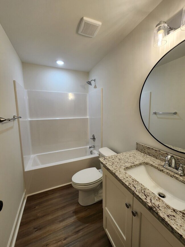 Building Photo - !!New Construction!! NEAR Pinegrove Elementary/Middle - 4BR Home with Granite Countertops, LVP Fl...