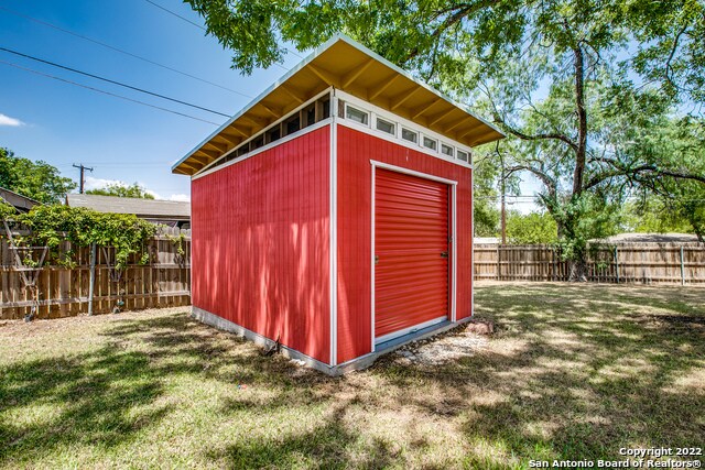 Building Photo - 411 Dresden Dr