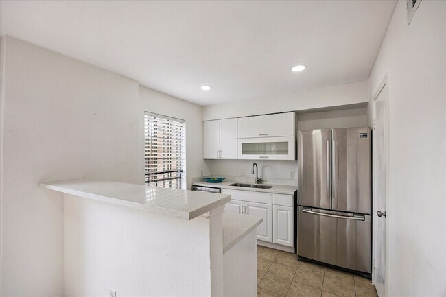Building Photo - 6645 Wanda Ln