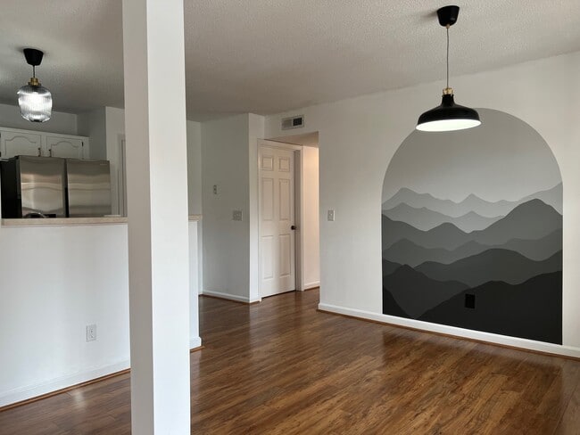 Building Photo - 6704 W Friendly Ave