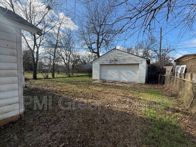 Building Photo - 408 S 48th W Ave