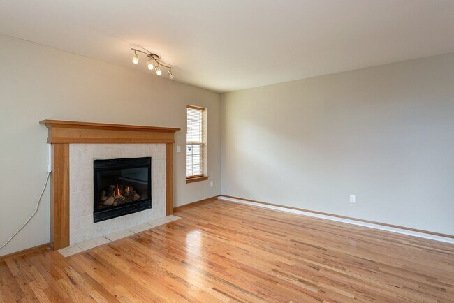 Building Photo - 4715 Bedford Ave