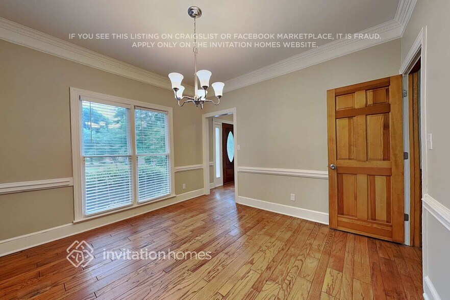 Building Photo - 1002 Briarcliff Rd