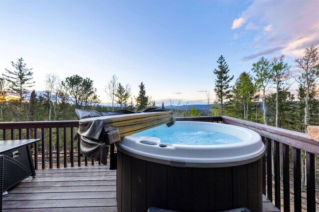 Building Photo - 213 S West St