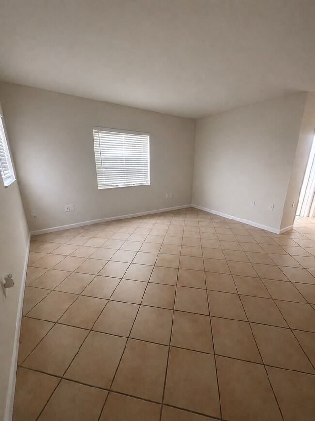 Interior Photo - 504 Santander Ave
