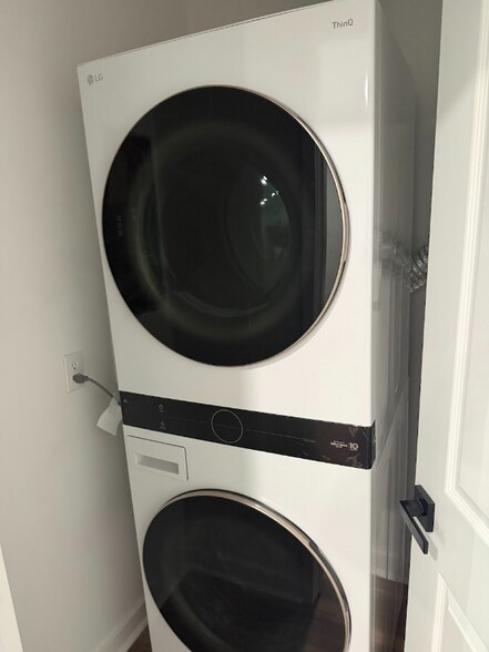 Building Photo - 501 Linden St