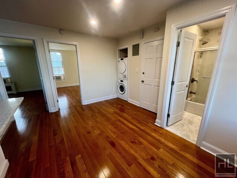 Building Photo - Tastefully Renovated 2 bedroom 1 bathroom w/ in unit laundry tucked away in bay ridge