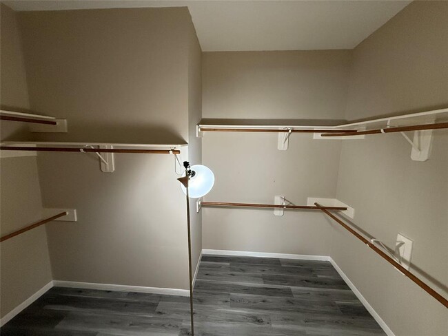 Building Photo - 22035 Emerald Run Ln