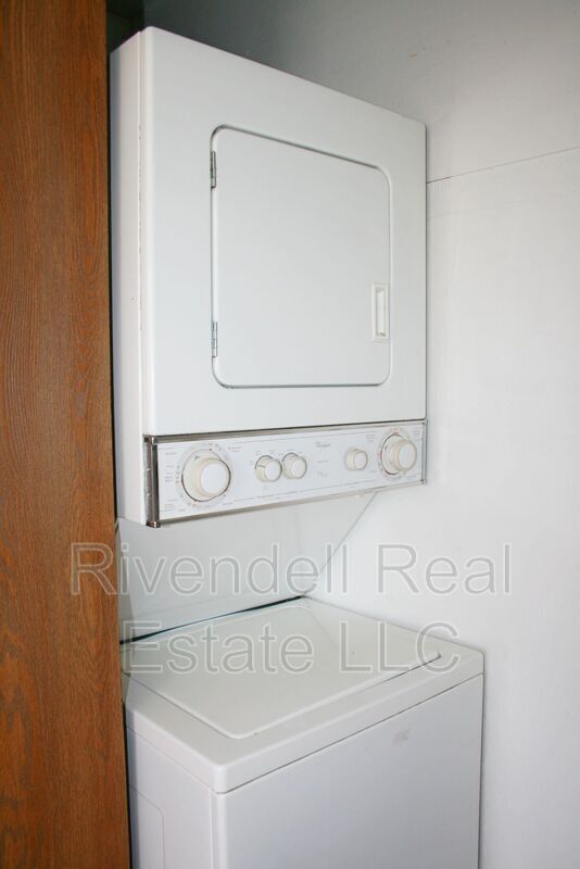 Building Photo - 373 Geneva St