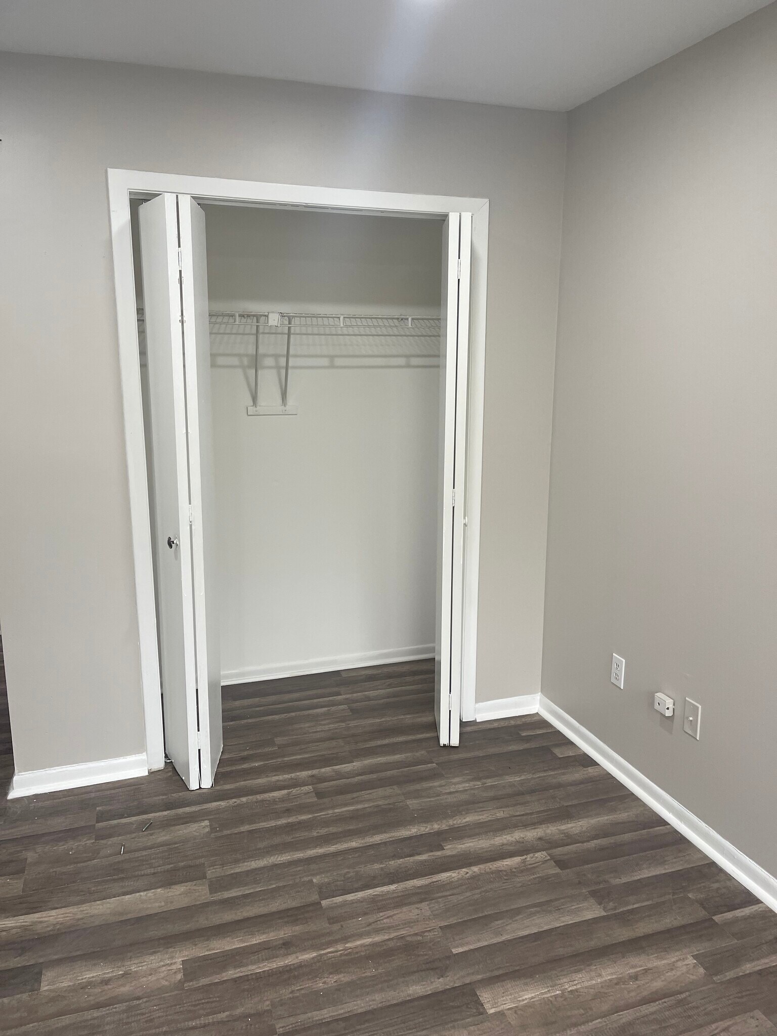 Bedroom 2 closet - 700 N Franklin Blvd