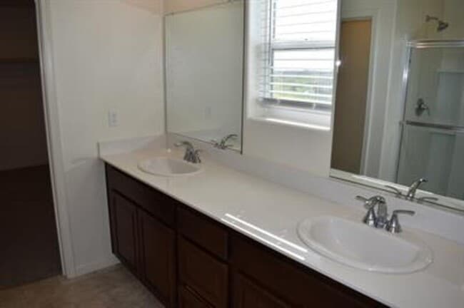 Building Photo - 4297 Lasalle Dr