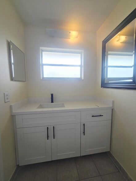 Building Photo - 3196 49th Ln S