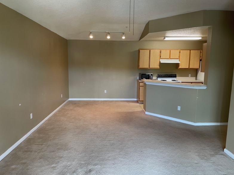 Building Photo - 6536 Swissco Dr