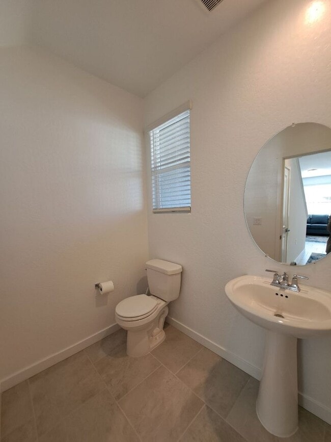 Building Photo - MOVE IN READY: Brand-New 2-Story Home with...
