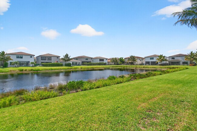 Building Photo - 17222 Blue Bayou Dr