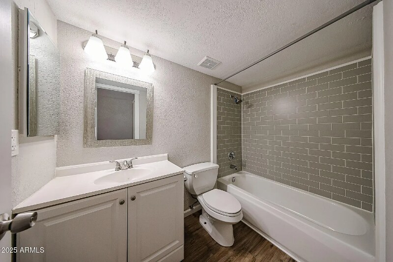 Building Photo - 3016 W Libby St